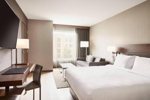 Imagen de la habitación del Hotel AC Hotel Atlanta Perimeter. Foto 11