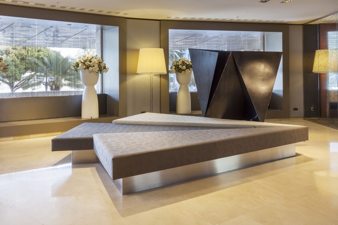 Imagen de los interiores del Hotel AC Hotel Gran Canaria by Marriott. Foto 4