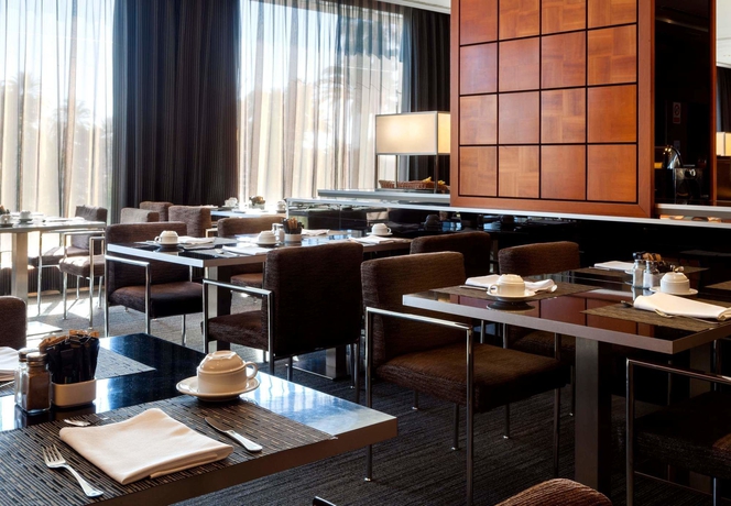 Imagen del bar/restaurante del Hotel AC Hotel Malaga Palacio by Marriott. Foto 1