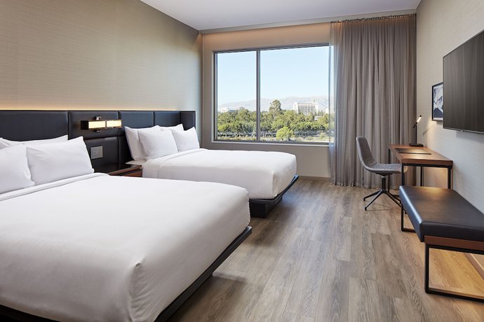 Imagen de la habitación del Hotel AC Hotel Santa Rosa Sonoma Wine Country. Foto 13