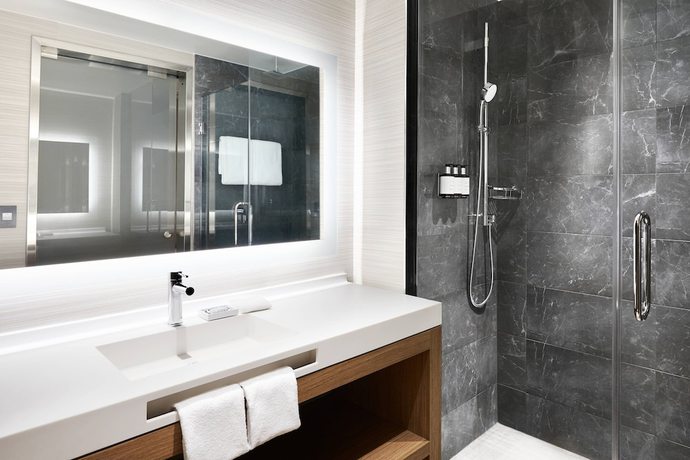 Imagen de la habitación del Hotel AC Hotel by Marriott Houston Downtown. Foto 9