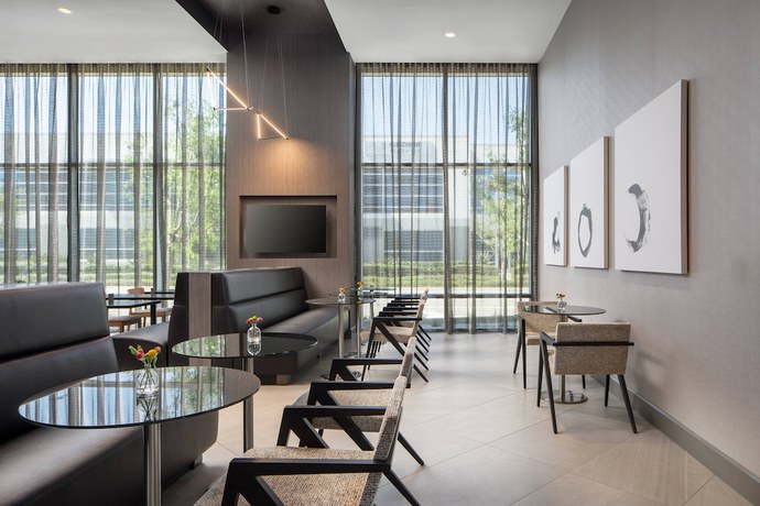 Imagen del bar/restaurante del Hotel AC Hotel by Marriott Los Angeles South Bay. Foto 9