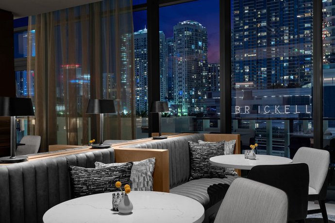 Imagen del bar/restaurante del Hotel AC Hotel by Marriott Miami Brickell. Foto 3