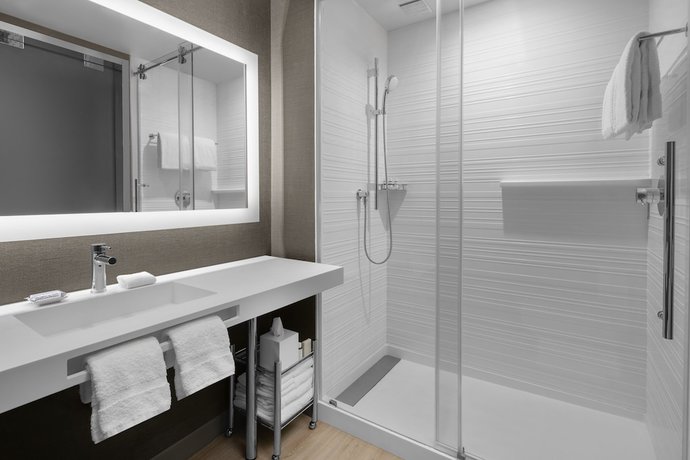 Imagen de la habitación del Hotel AC Miami Dadeland. Foto 16