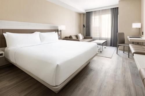 Imagen de la habitación del Hotel AC St. Petersburg. Foto 4