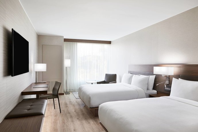 Imagen de la habitación del Hotel AC by Marriott Phoenix Biltmore. Foto 5