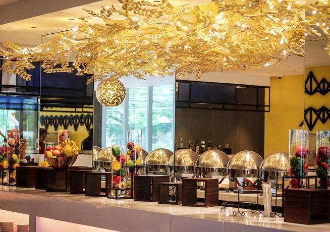 Imagen del bar/restaurante del Hotel ACACIA HOTEL DAVAO. Foto 2