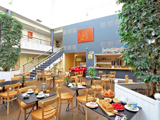 Imagen del bar/restaurante del Hotel ACE H&ocirc;tel Vend&eacute;e Saint Hermine. Foto 3