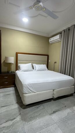 Imagen de la habitación del Hotel ACHIE SUITES. Foto 16
