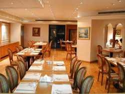 Imagen del bar/restaurante del Hotel ACROPOLIS, Jounieh. Foto 2