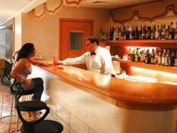 Imagen del bar/restaurante del Hotel ACROPOLIS, Jounieh. Foto 3
