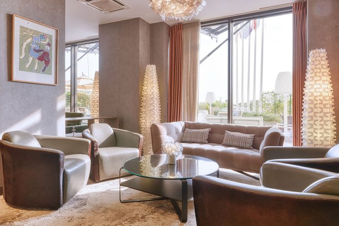 Imagen de los interiores del Hotel ADAM Suites. Foto 19