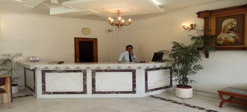 Imagen de los interiores del Hotel ADB Rooms Diana Palace. Foto 12