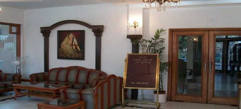 Imagen de los interiores del Hotel ADB Rooms Diana Palace. Foto 14