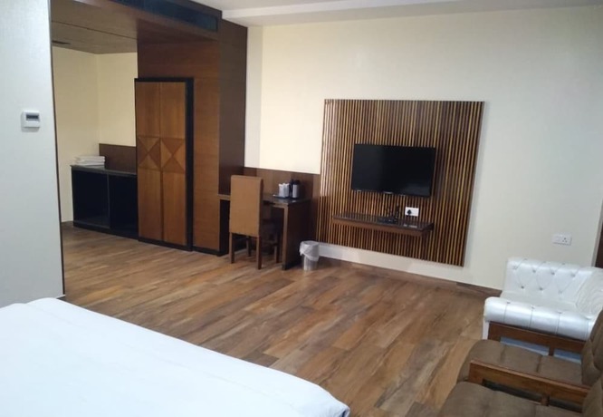Imagen de la habitación del Hotel ADB Rooms Surabhi International. Foto 10