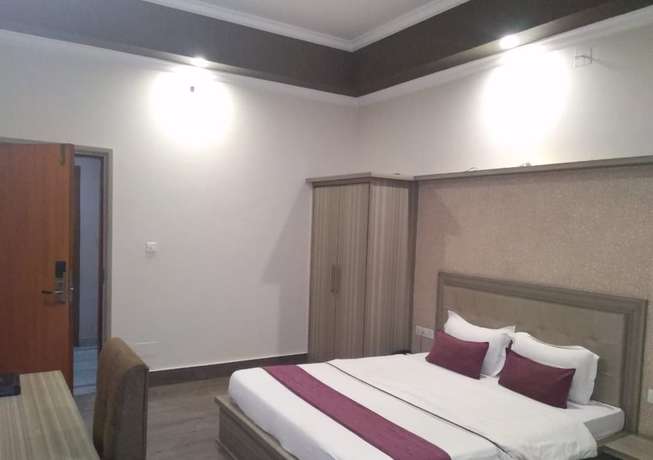 Imagen de la habitación del Hotel ADB Rooms Surabhi International. Foto 14