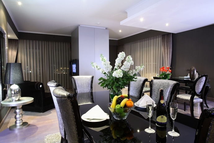 Imagen de la habitación del Hotel ADM Grand. Foto 10