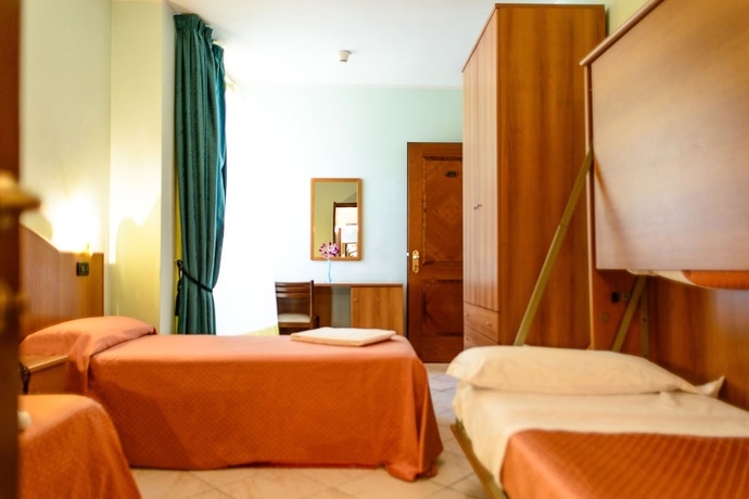 Imagen de la habitación del Hotel ADRIANA, Viareggio. Foto 8
