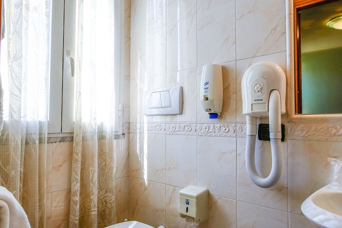 Imagen de la habitación del Hotel ADRIANA, Viareggio. Foto 12