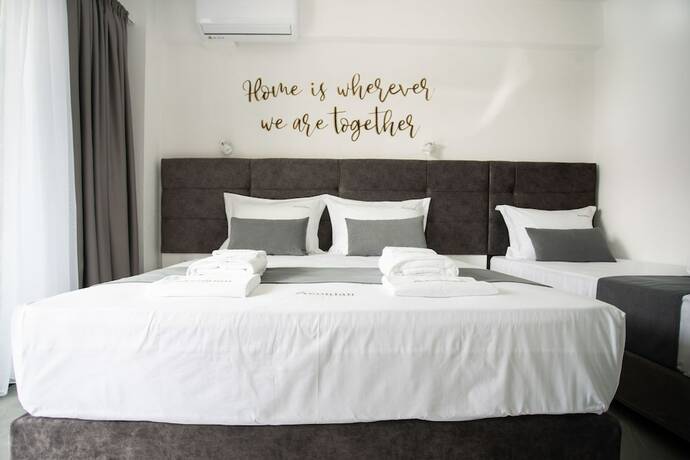 Imagen general del Hotel AEONIAN LUXURY SUITES. Foto 3