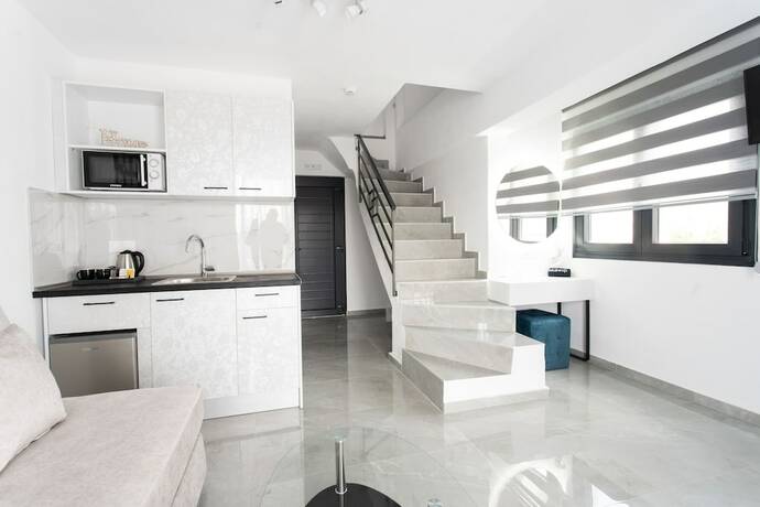 Imagen de la habitación del Hotel AEONIAN LUXURY SUITES. Foto 15