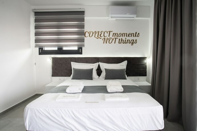 Imagen de la habitación del Hotel AEONIAN LUXURY SUITES. Foto 19