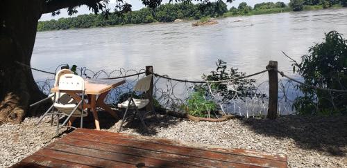 Imagen general del Hotel AFEX Rivercamp. Foto 1