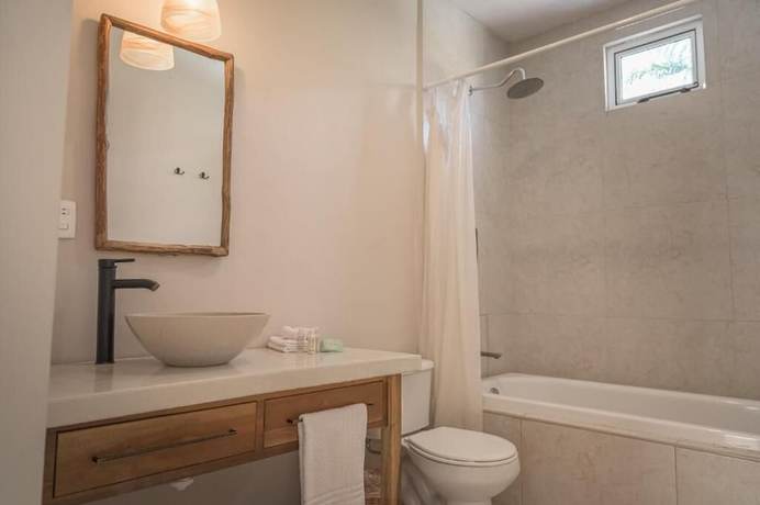 Imagen de la habitación del Hotel AGAM. Foto 15