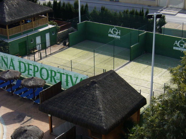 Imagen de los exteriores del Hotel AGH Canet. Foto 10