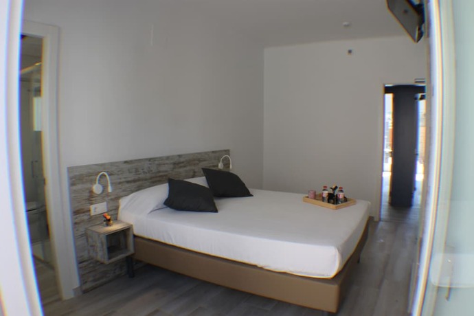 Imagen de la habitación del Hotel AGI Gloria Rooms, Roses. Foto 17
