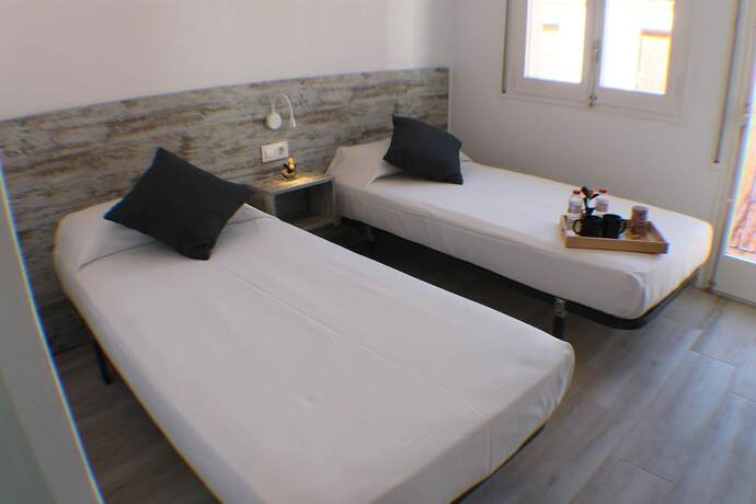 Imagen de la habitación del Hotel AGI Gloria Rooms, Roses. Foto 18