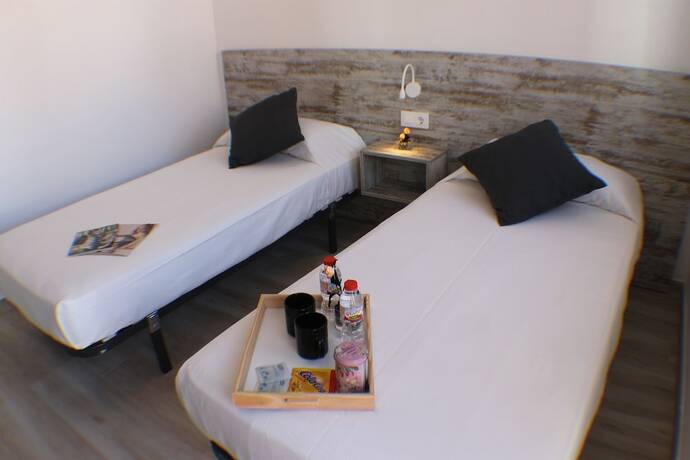 Imagen general del Hotel AGI Gloria Rooms, Roses. Foto 6
