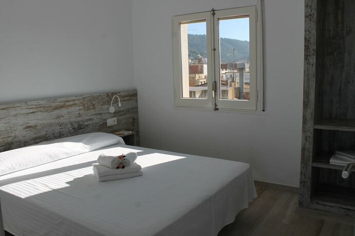 Imagen de la habitación del Hotel AGI Gloria Rooms, Roses. Foto 19