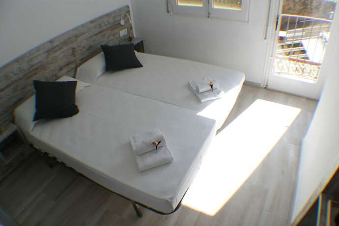 Imagen general del Hotel AGI Gloria Rooms, Roses. Foto 11