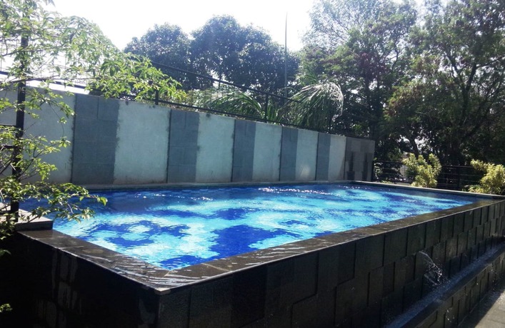 Imagen de la piscina del Hotel AGRIA Hotel Bogor. Foto 18