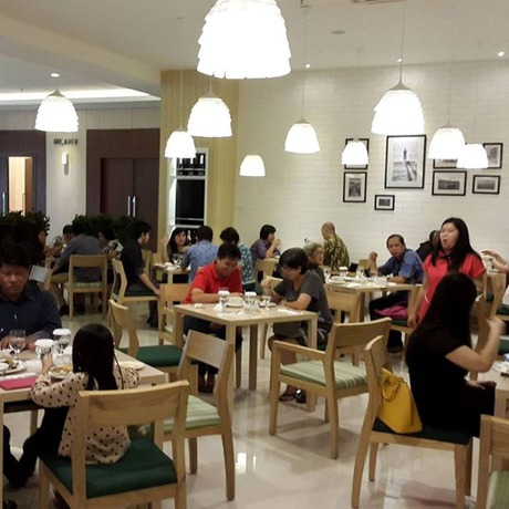 Imagen del bar/restaurante del Hotel AGRIA Hotel Bogor. Foto 7