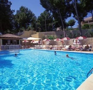 Imagen de la piscina del Hotel AGUAMARINA, Portals Nous. Foto 4