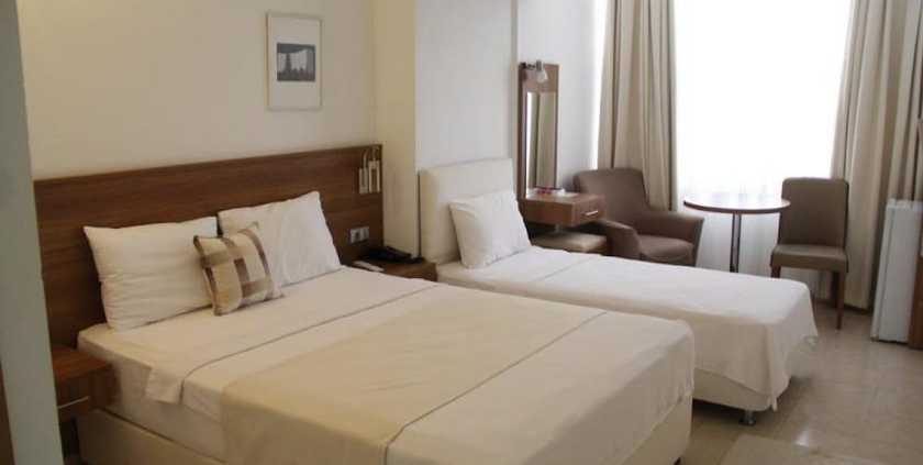 Imagen de la habitación del Hotel AGZ. Foto 8