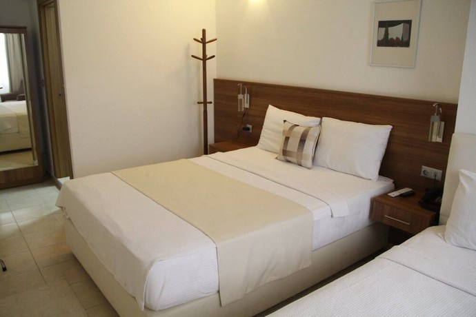 Imagen de la habitación del Hotel AGZ. Foto 11