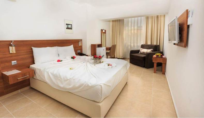 Imagen de la habitación del Hotel AGZ. Foto 13