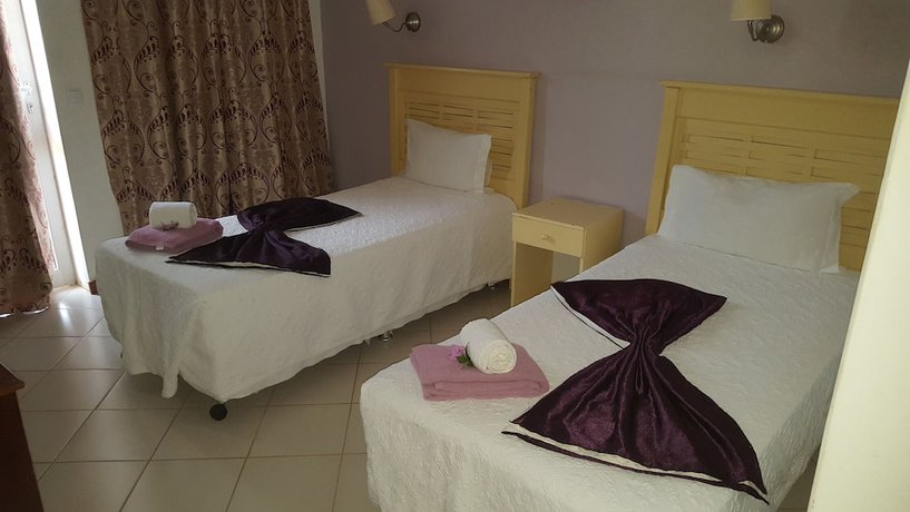 Imagen de la habitación del Hotel AH Maio. Foto 11