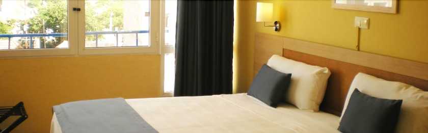 Imagen de la habitación del Hotel AH Maio. Foto 14