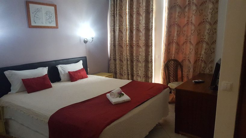 Imagen de la habitación del Hotel AH Maio. Foto 15