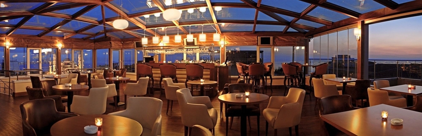 Imagen del bar/restaurante del Hotel AHC Ayasofya. Foto 3