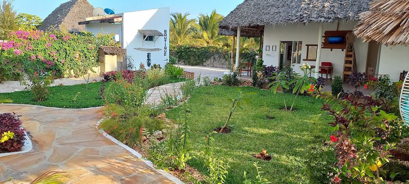 Imagen de los interiores del Hotel AHG Sun Bay Mlilile Beach. Foto 16