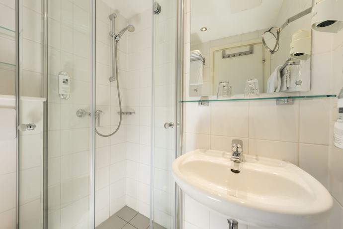Imagen de la habitación del Hotel AHORN Waldhotel Altenberg. Foto 6