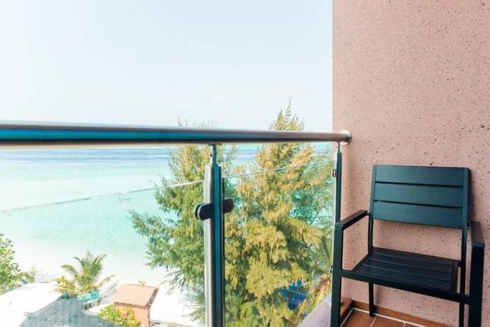 Imagen de la habitación del Hotel AIMI Beach, Gulhi Island, Maldives. Foto 2