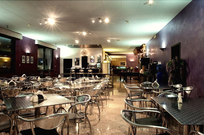 Imagen del bar/restaurante del Hotel AIRONE, REGGIO EMILIA. Foto 2