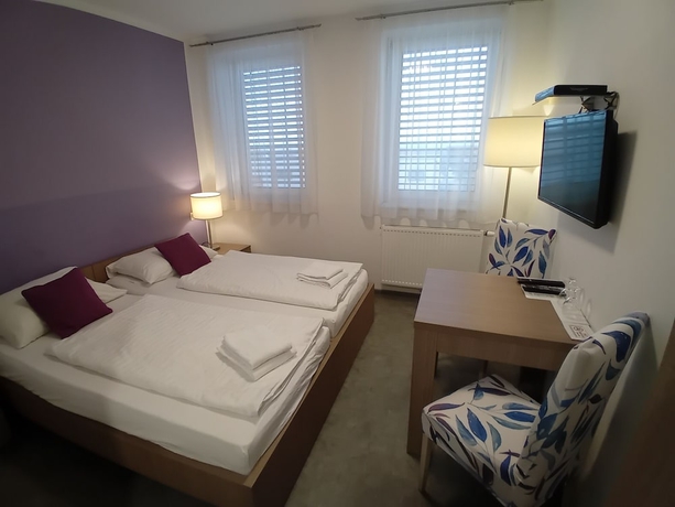 Imagen de la habitación del Hotel AIS Center. Foto 1
