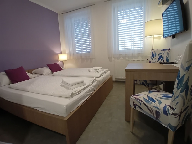 Imagen de la habitación del Hotel AIS Center. Foto 5